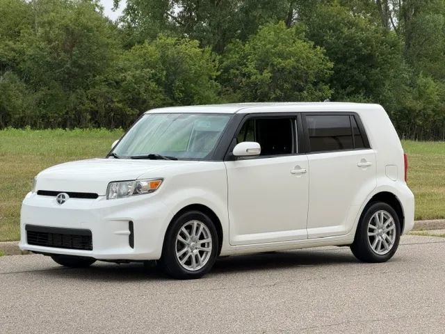 Used 2012 Scion xB FWD image 5