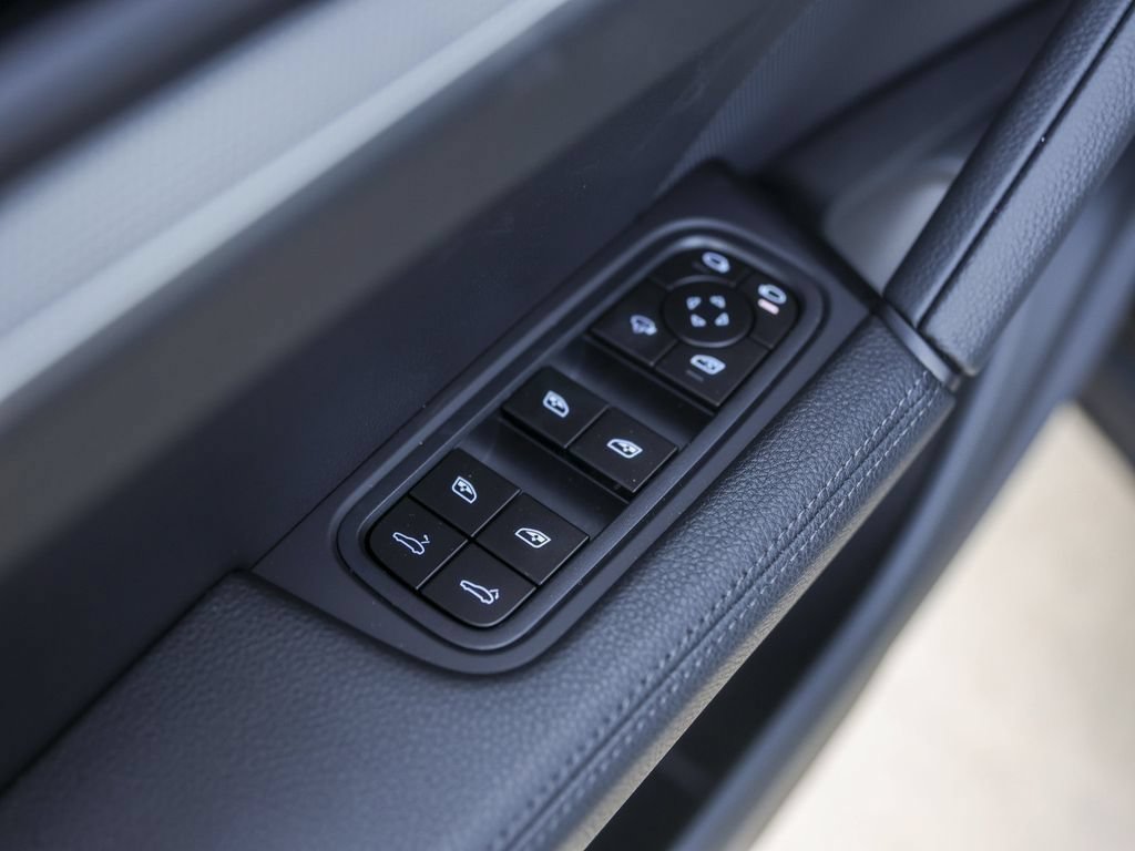 Certified 2026 Porsche Cayenne AWD/4WD image 27