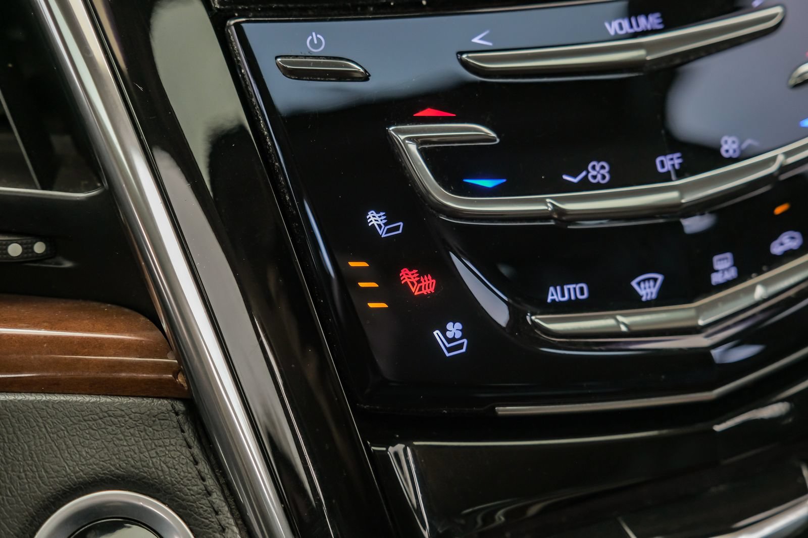 Used 2017 Cadillac Escalade ESV Luxury AWD/4WD image 30