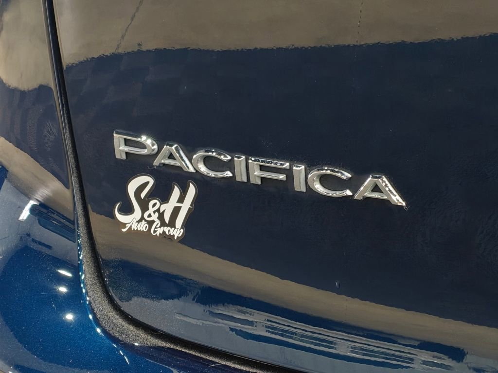 Used 2024 Chrysler Pacifica Touring image 52