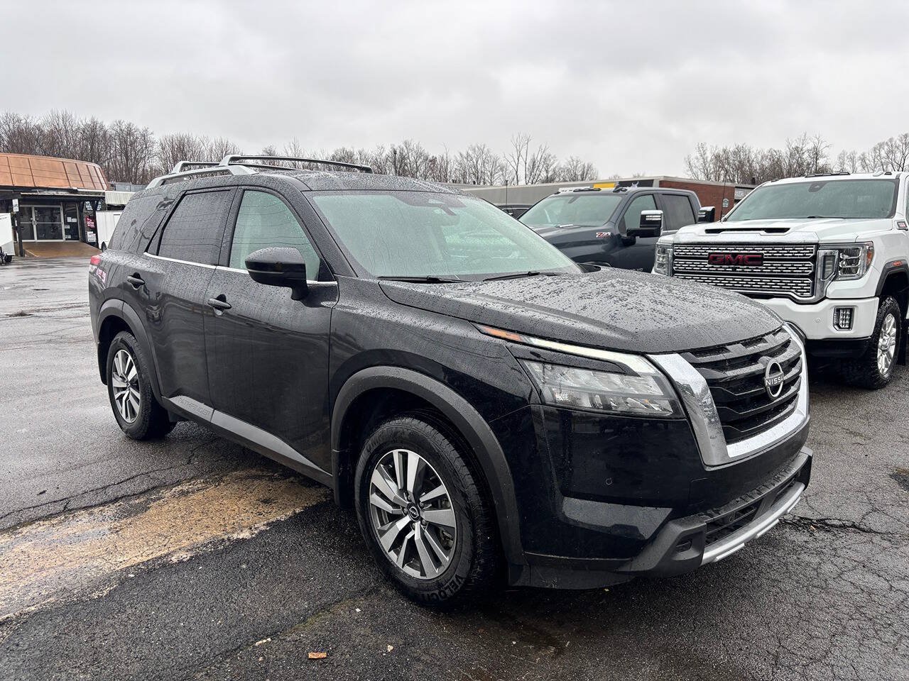 Used 2025 Nissan Pathfinder SL w/ Cargo Package AWD/4WD image 4