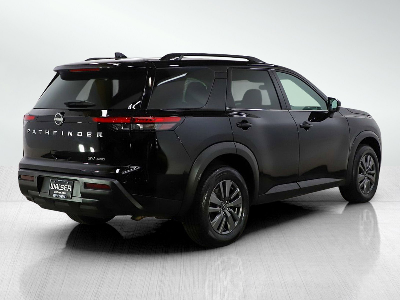 Used 2024 Nissan Pathfinder SV image 5