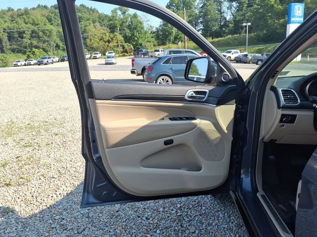 Used 2021 Jeep Grand Cherokee Limited AWD/4WD image 13