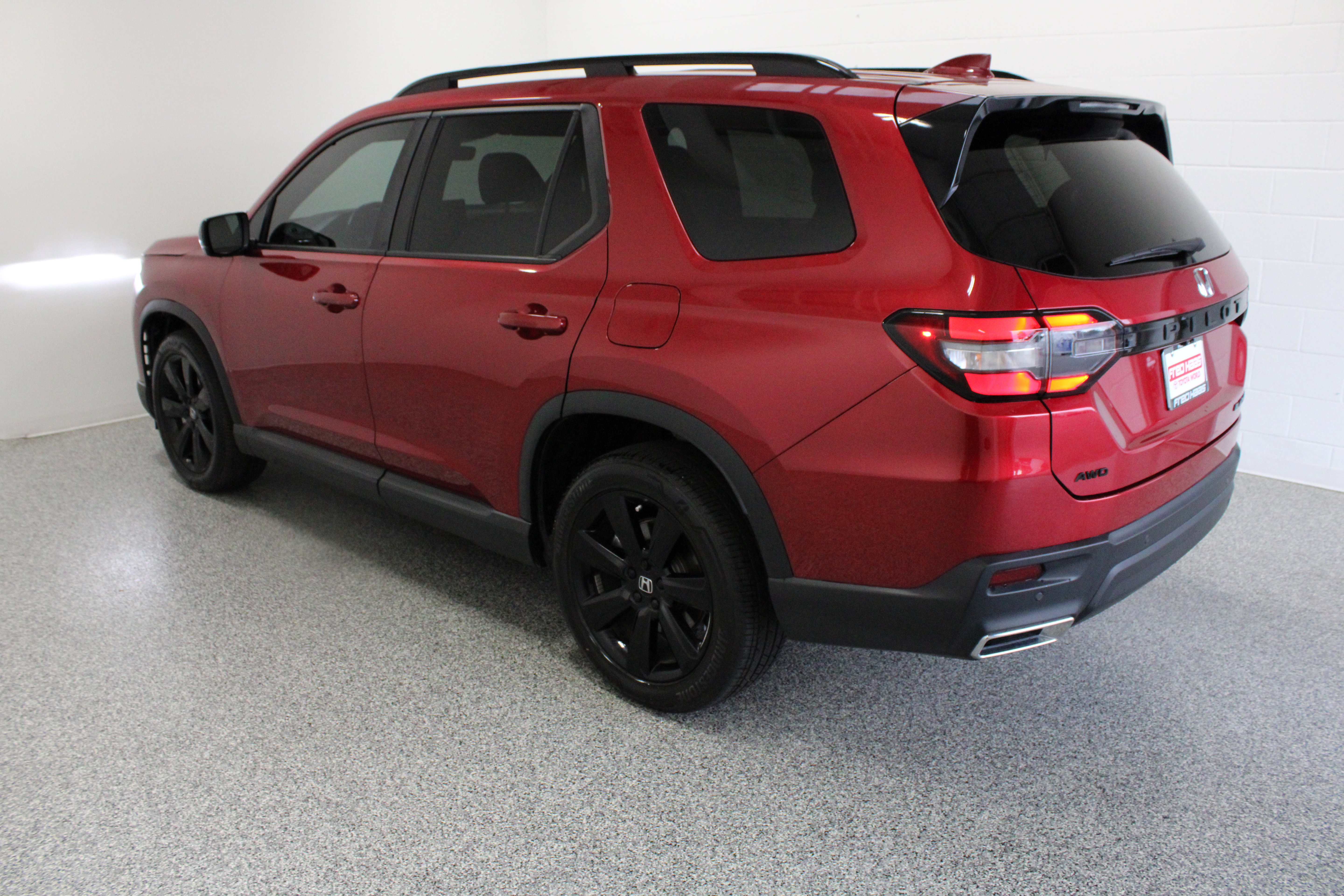 Used 2025 Honda Pilot Black Edition image 9