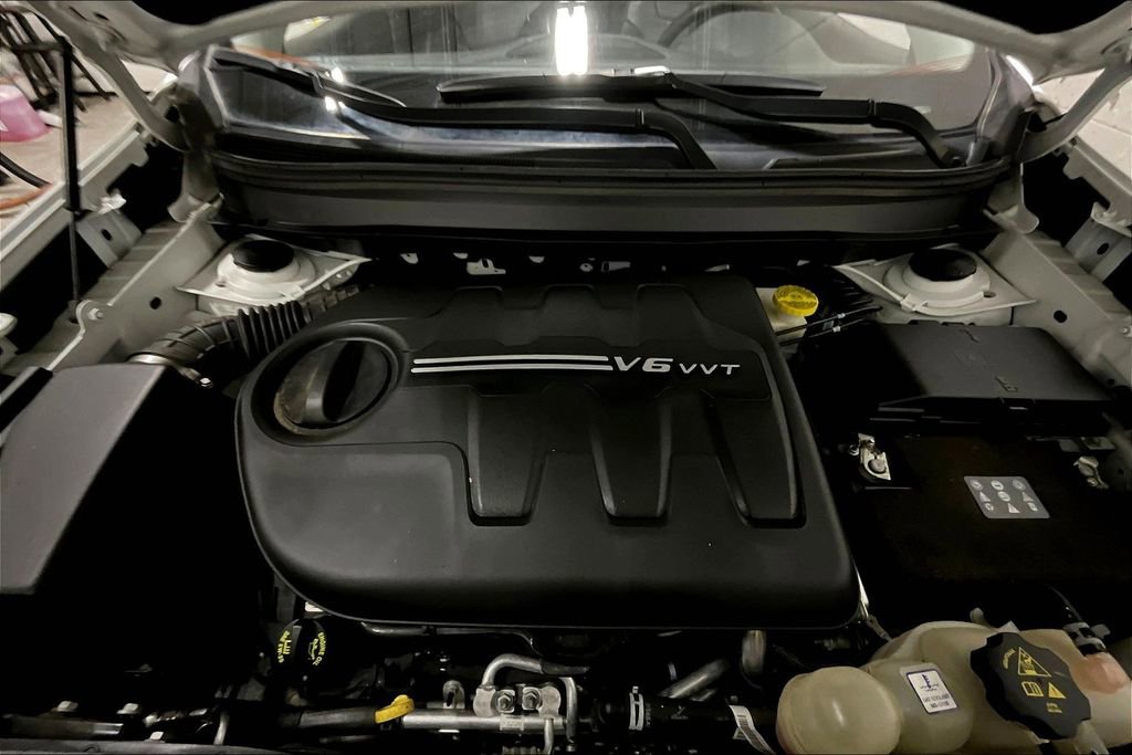 Used 2022 Jeep Cherokee Limited image 30