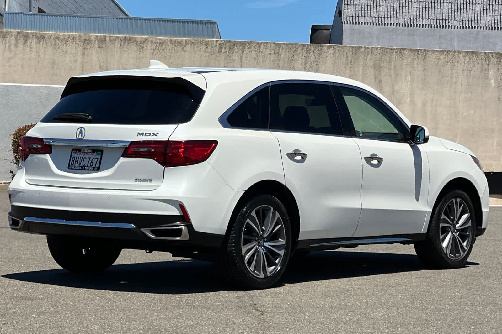 Used 2019 Acura MDX w/ Technology Package AWD/4WD image 2