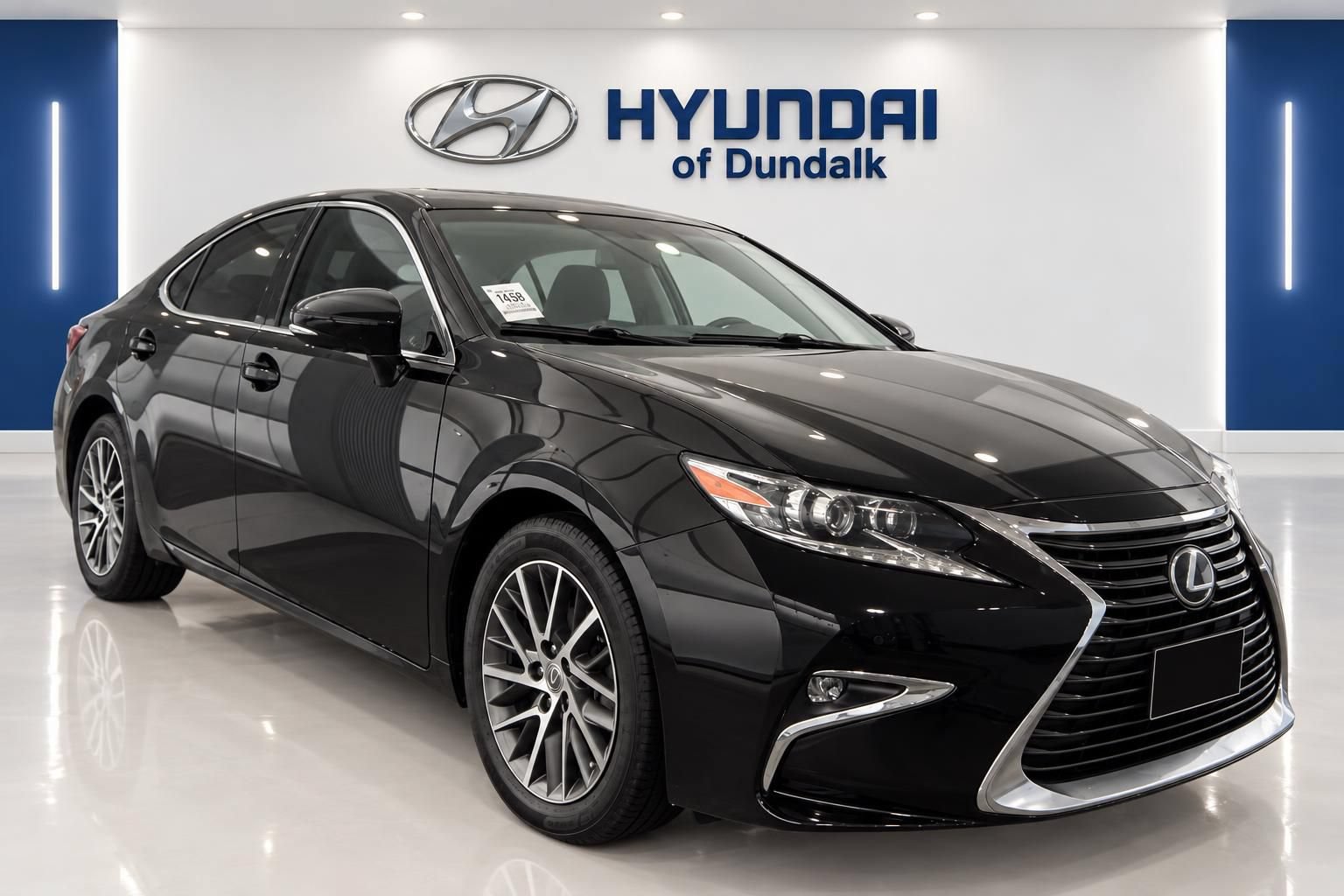 Used 2016 Lexus ES 350 w/ Luxury Package w/Wood Trim FWD image 3