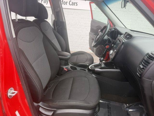 Used 2018 Kia Soul + FWD image 10