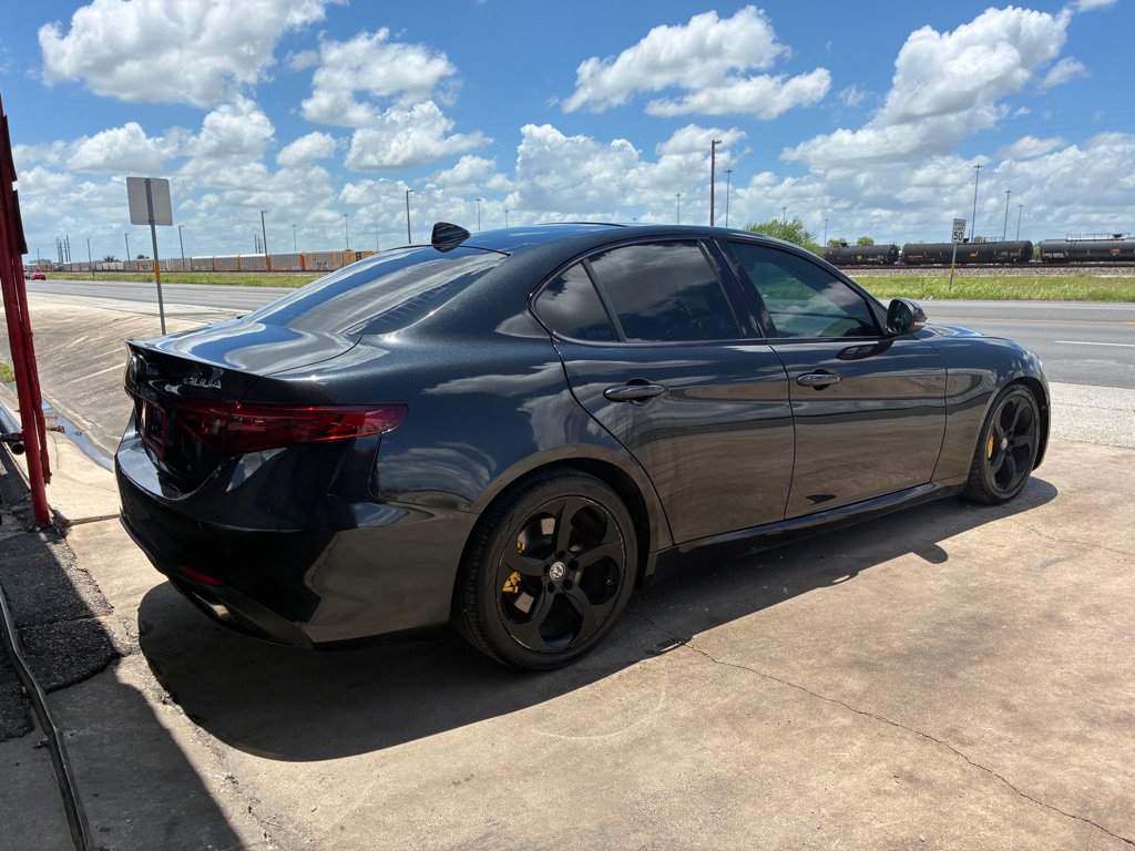 Used 2017 Alfa Romeo Giulia RWD image 22