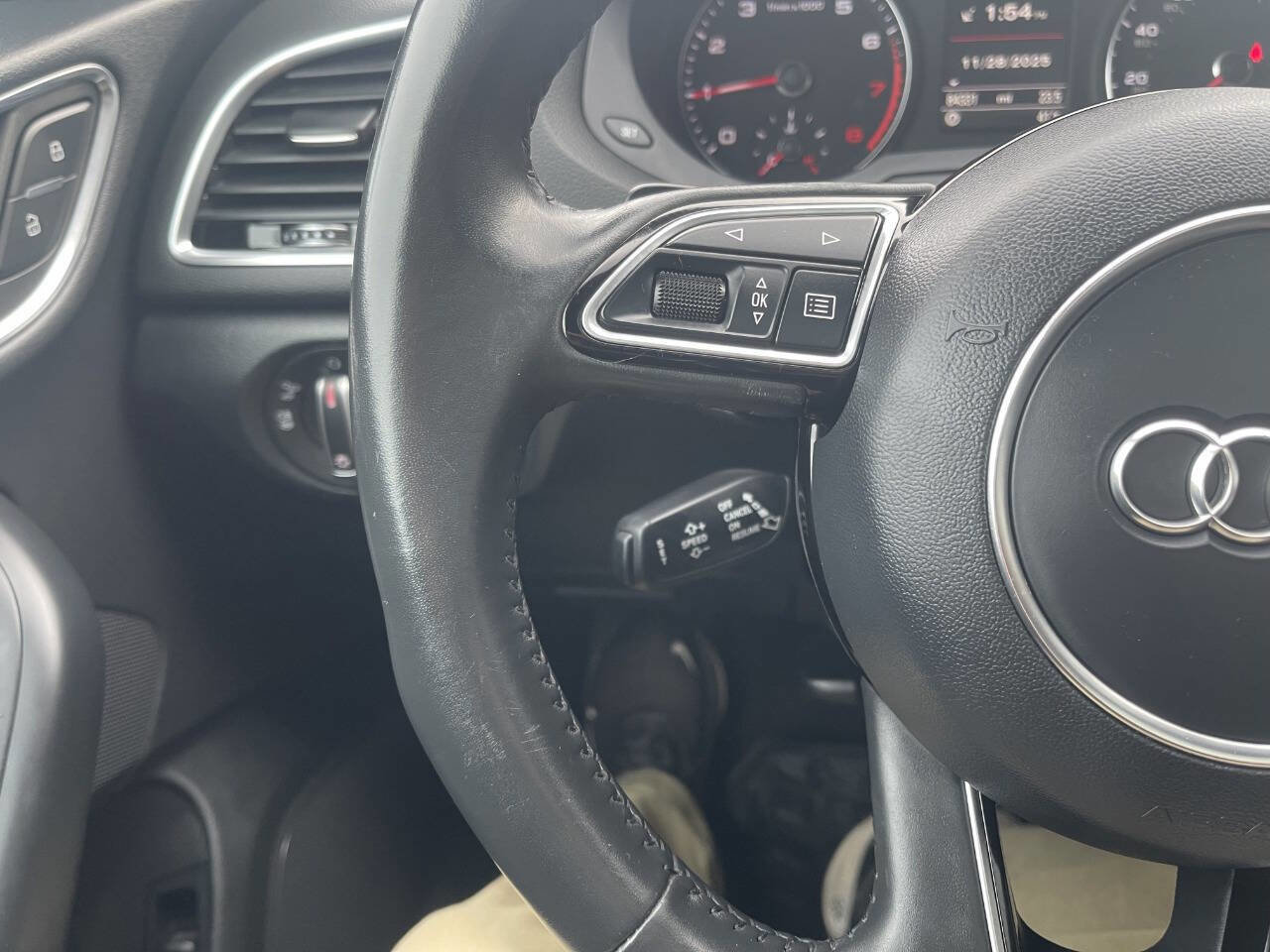 Used 2018 Audi Q3 2.0T Premium image 31