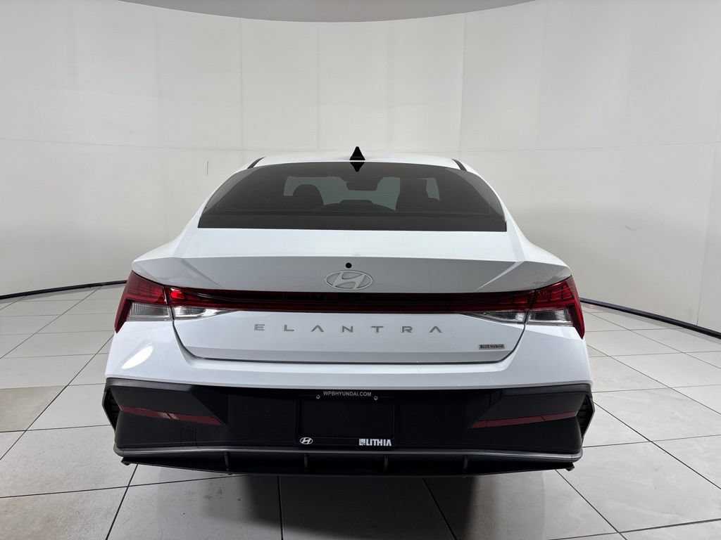 Certified 2025 Hyundai Elantra Hybrid FWD image 4
