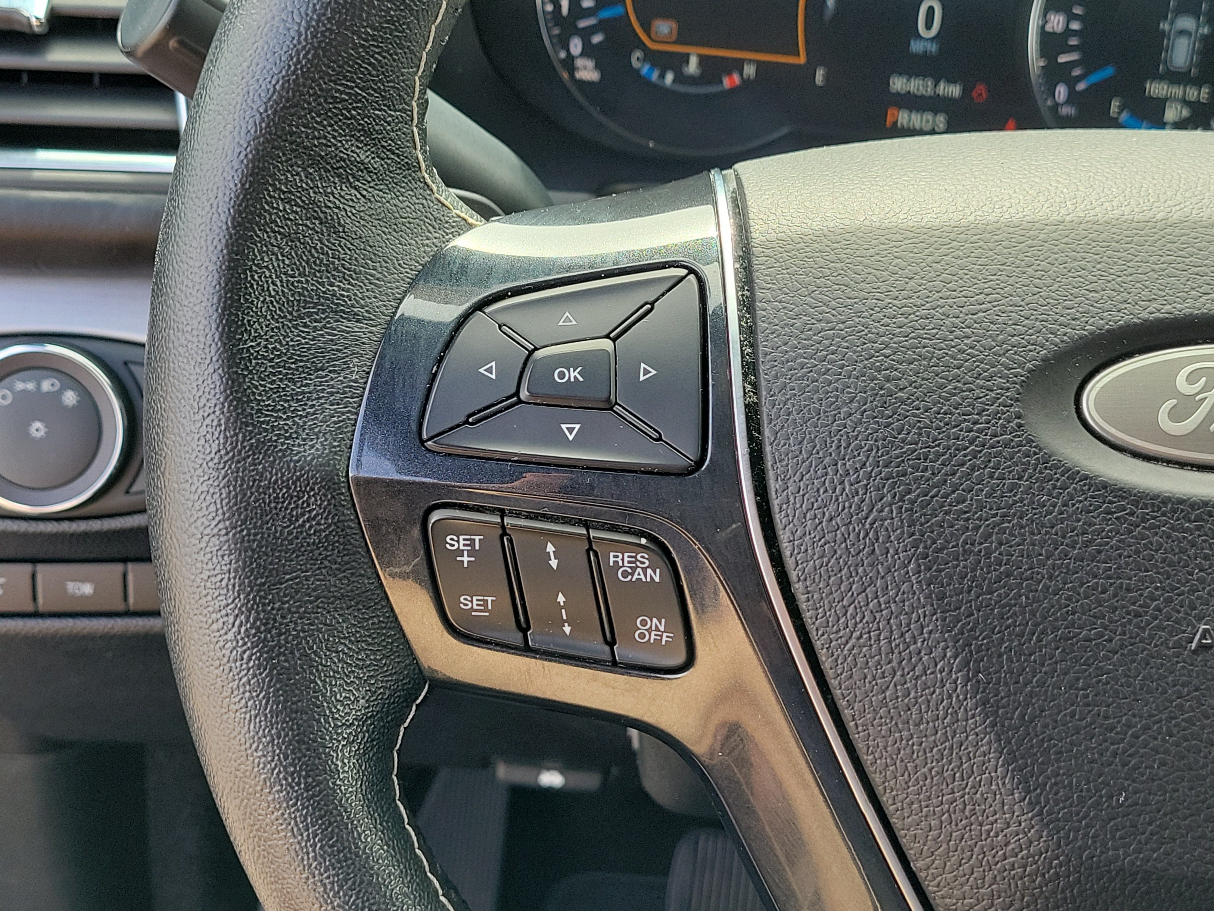 Used 2018 Ford Explorer Platinum AWD/4WD image 23