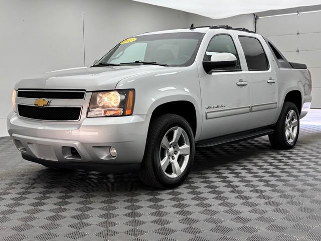 Used 2012 Chevrolet Avalanche LT AWD/4WD image 2