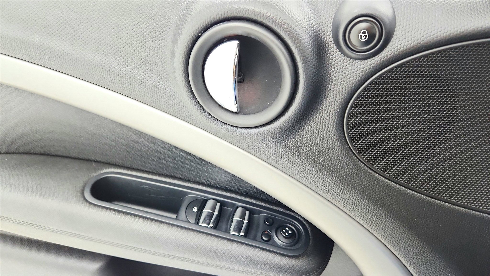 Used 2015 MINI Cooper Countryman image 23