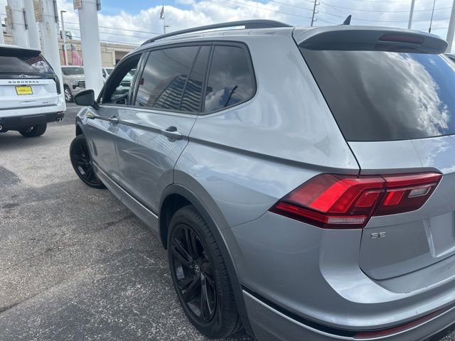 Used 2024 Volkswagen Tiguan SE R-Line FWD image 3