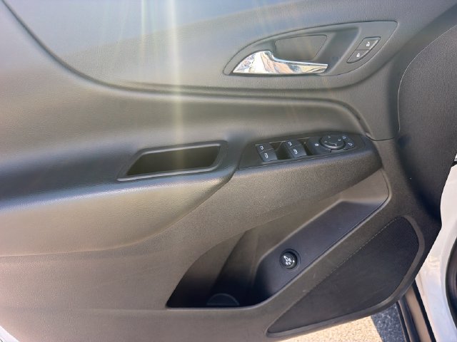 Used 2024 Chevrolet Equinox LT FWD image 16