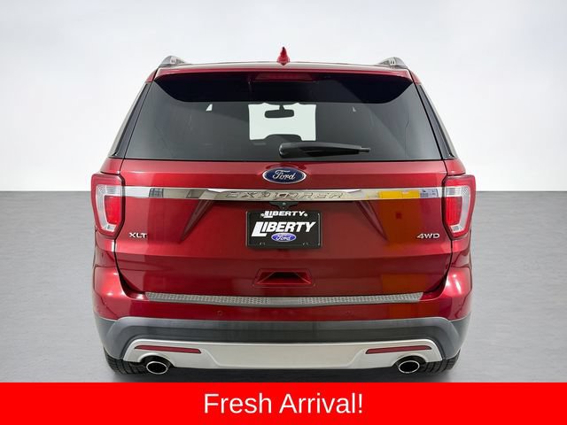 Used 2016 Ford Explorer XLT w/ Equipment Group 202A AWD/4WD image 4