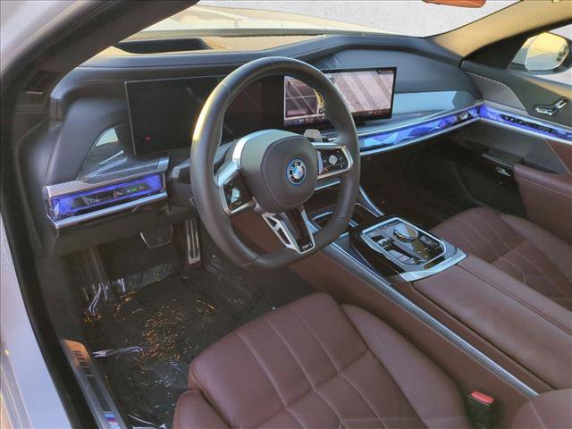 Certified 2025 BMW 750e xDrive w/ Premium Package AWD/4WD image 10