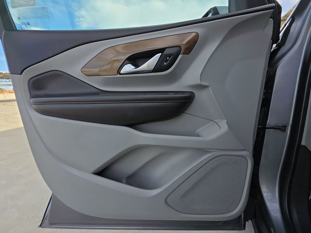 Used 2021 GMC Terrain SLE image 23