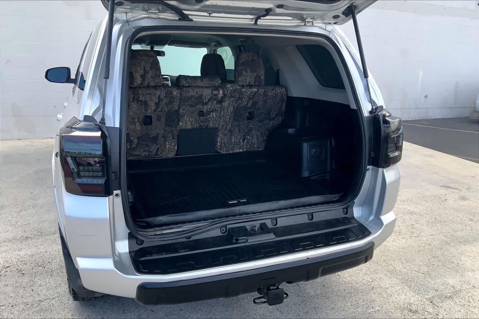 Used 2016 Toyota 4Runner SR5 RWD image 18