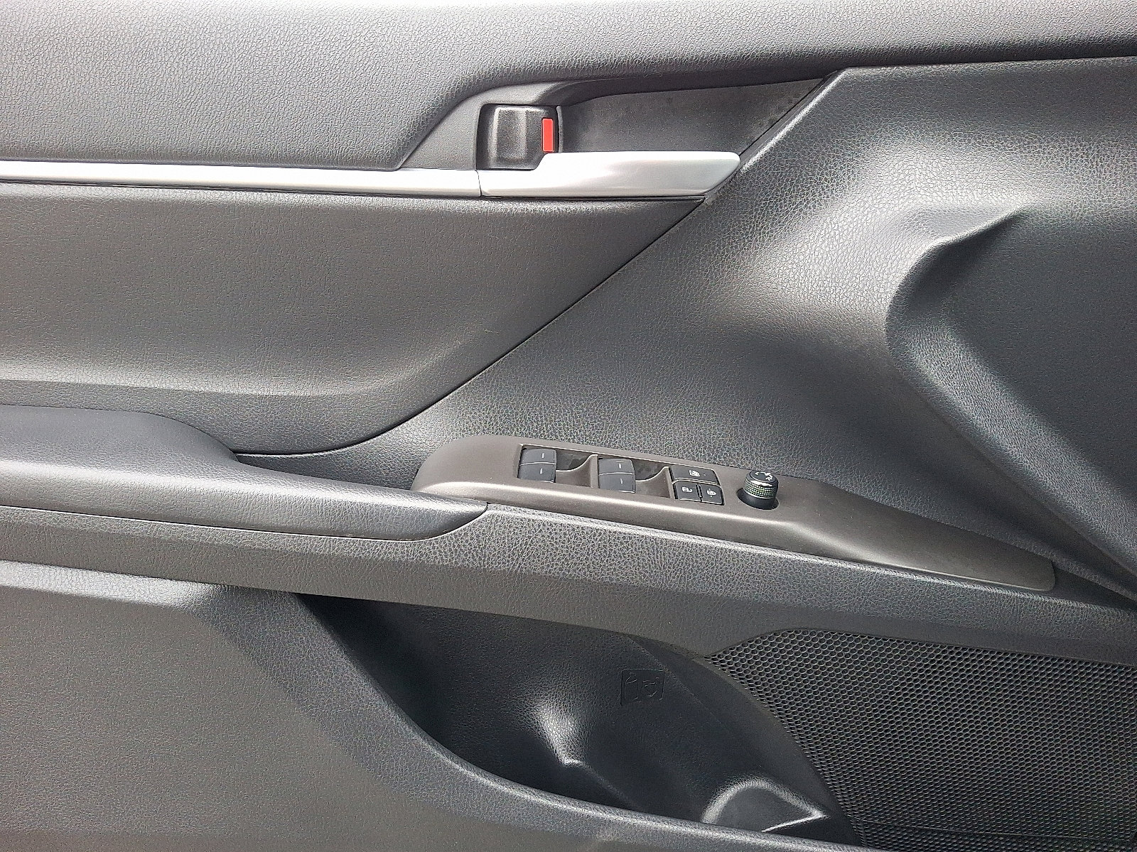 Used 2023 Toyota Camry LE image 13