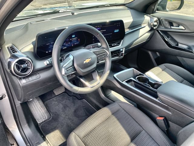 Used 2025 Chevrolet Equinox LT w/ Safety and Technology Package FWD image 10