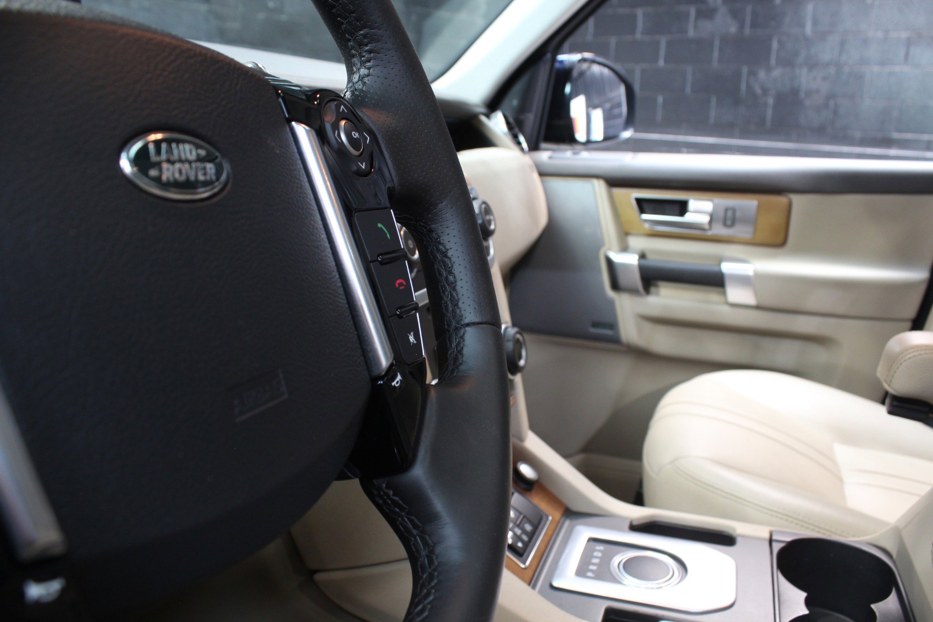 Used 2016 Land Rover LR4 HSE AWD/4WD image 63