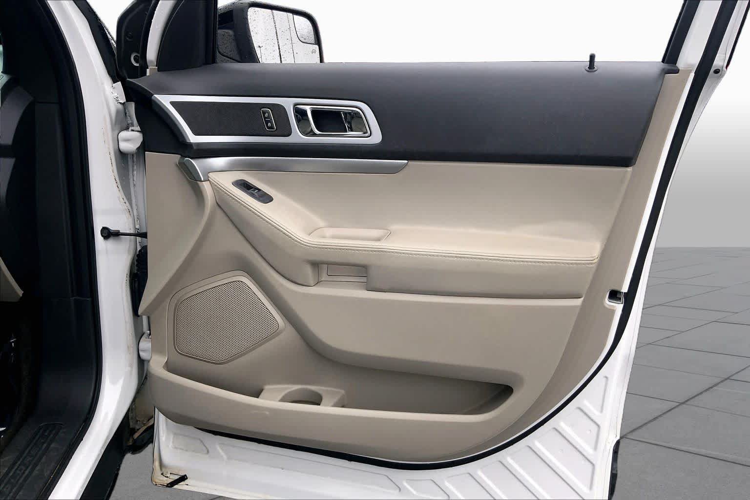 Used 2012 Ford Explorer XLT FWD image 21