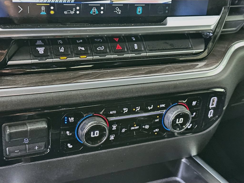 Used 2024 Chevrolet Silverado 3500 LTZ w/ LTZ Premium Package AWD/4WD image 18