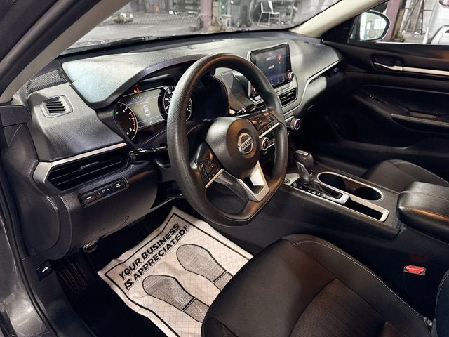 Used 2022 Nissan Altima 2.5 SV FWD image 9