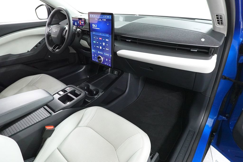 Used 2025 Ford Mustang Mach-E Premium AWD/4WD image 33