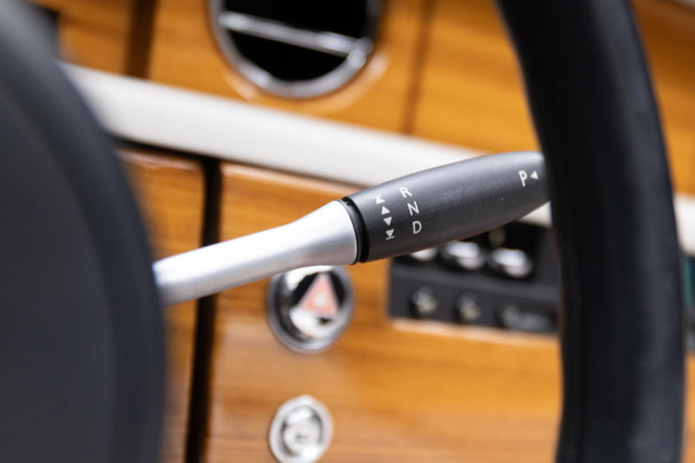 Used 2010 Rolls-Royce Phantom Drophead Coupe image 82