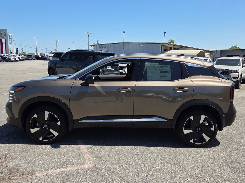 New 2026 Nissan Kicks SR image 2