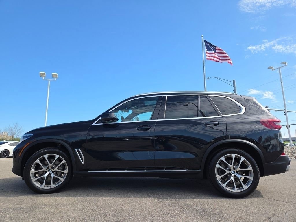 Used 2021 BMW X5 xDrive40i w/ Premium Package image 27
