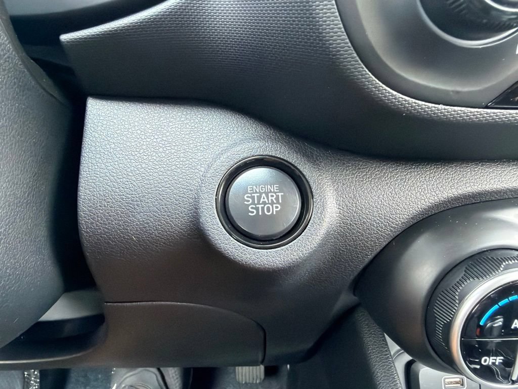 Used 2024 Hyundai Venue SEL FWD image 13