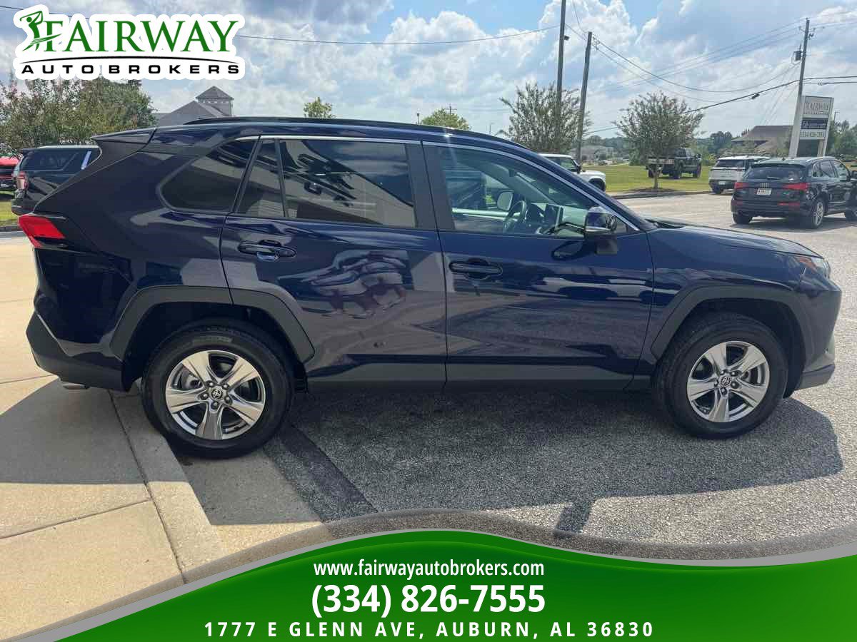 Used 2023 Toyota RAV4 XLE w/ Convenience Package FWD image 5