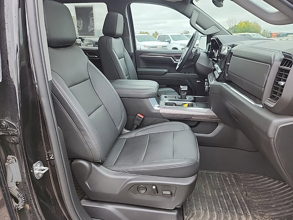 Certified 2024 Chevrolet Silverado 1500 LTZ w/ LTZ Convenience Package II AWD/4WD image 55