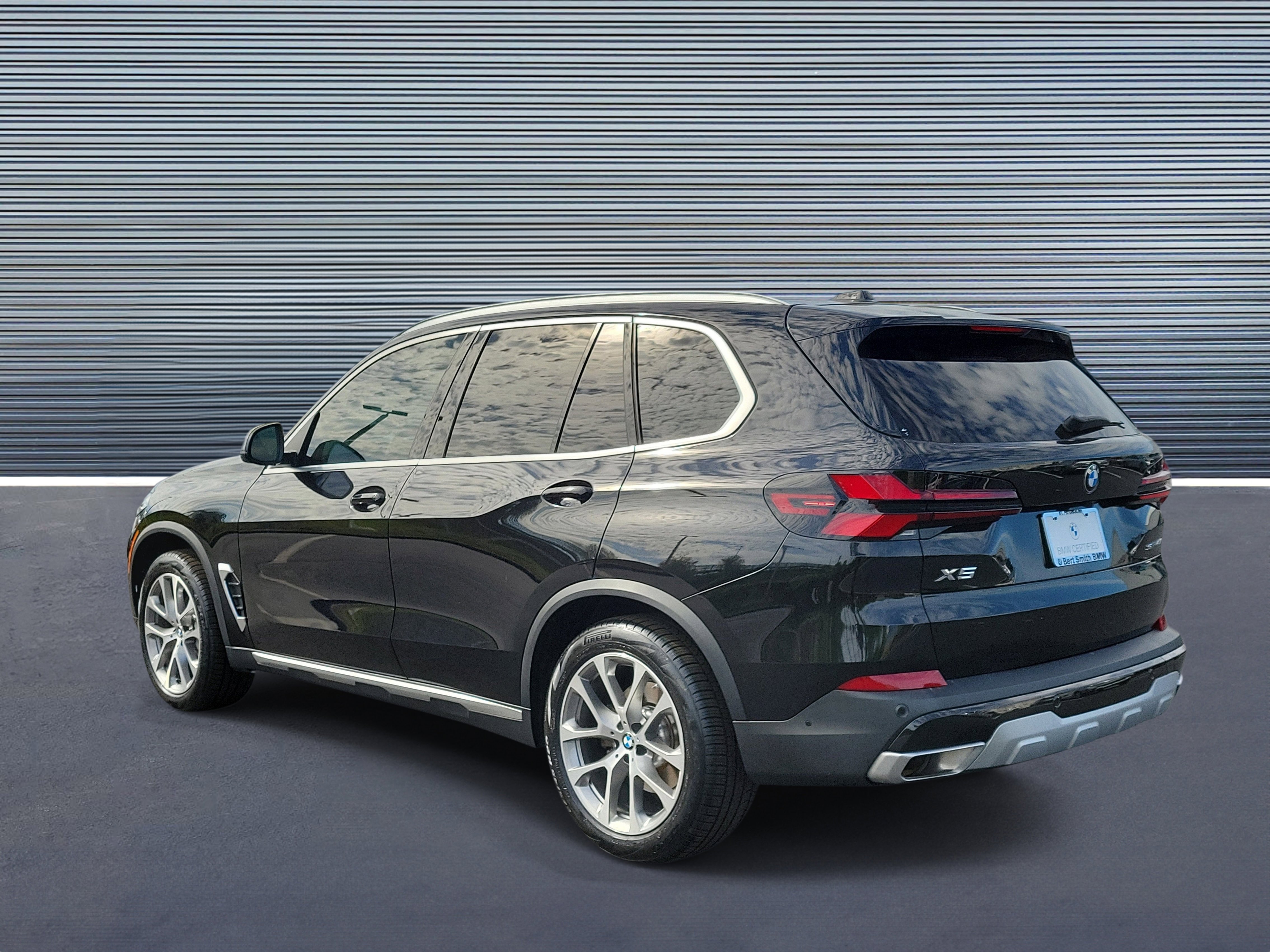 Certified 2024 BMW X5 sDrive40i w/ Climate Comfort Package RWD image 4