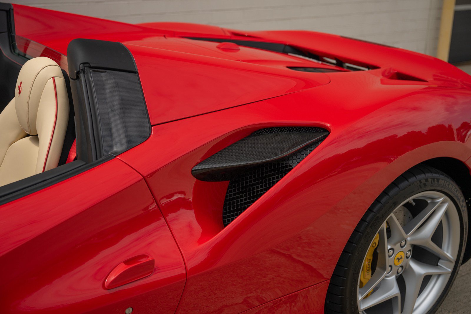 Used 2023 Ferrari F8 Tributo RWD image 17