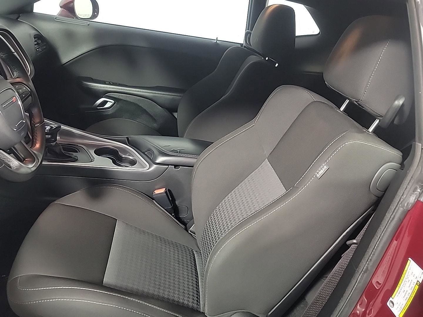 Used 2022 Dodge Challenger R/T w/ Driver Convenience Group RWD image 18