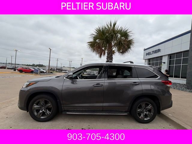 Used 2017 Toyota Highlander Limited Platinum FWD image 5