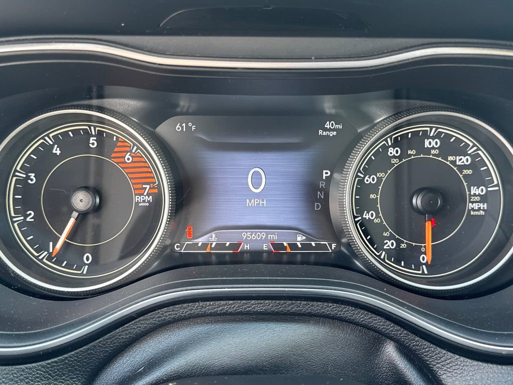 Used 2020 Jeep Cherokee Trailhawk w/ Cold Weather Group AWD/4WD image 39