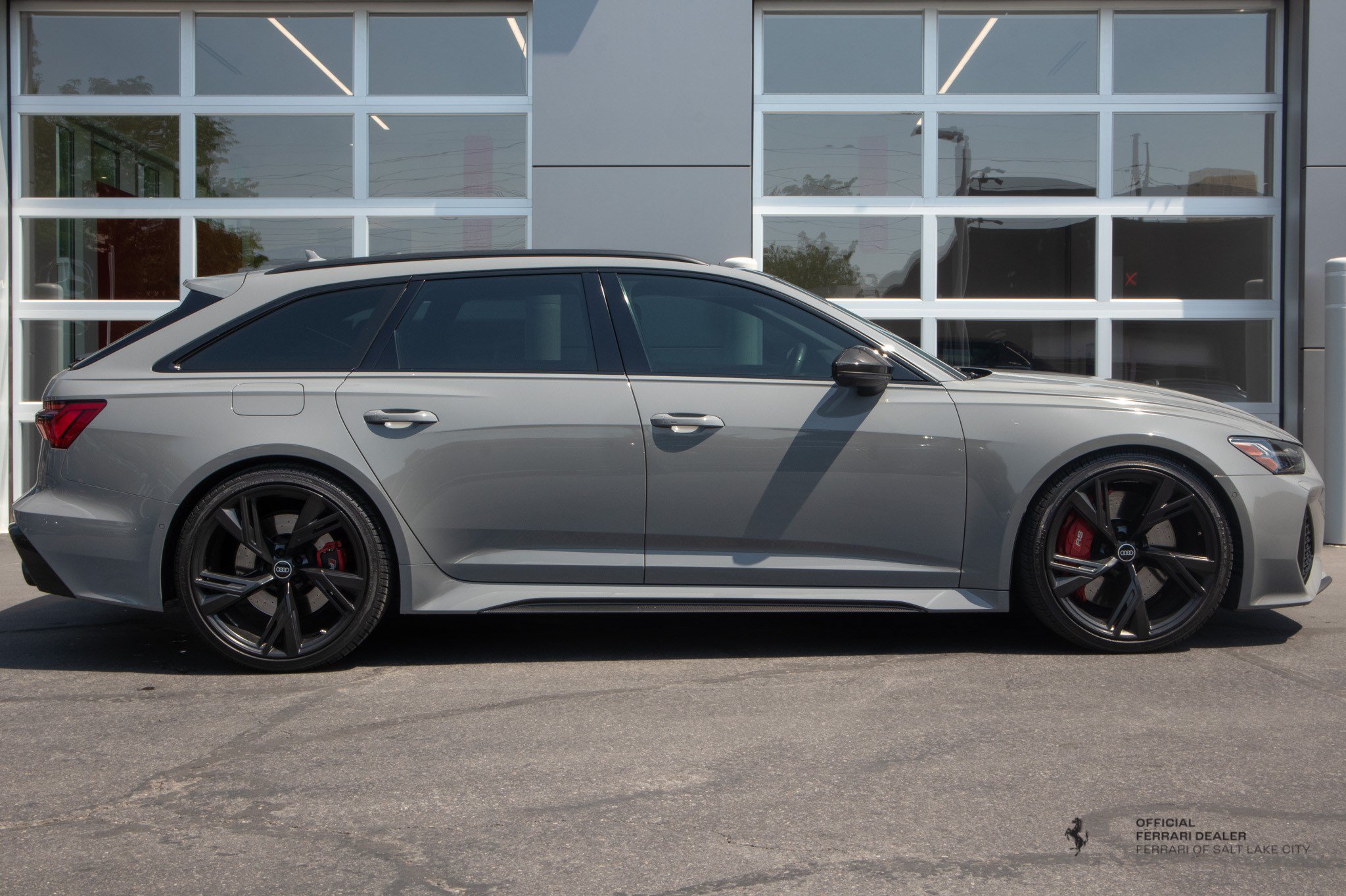 Used 2021 Audi RS 6 w/ Carbon Optic Package AWD/4WD image 7