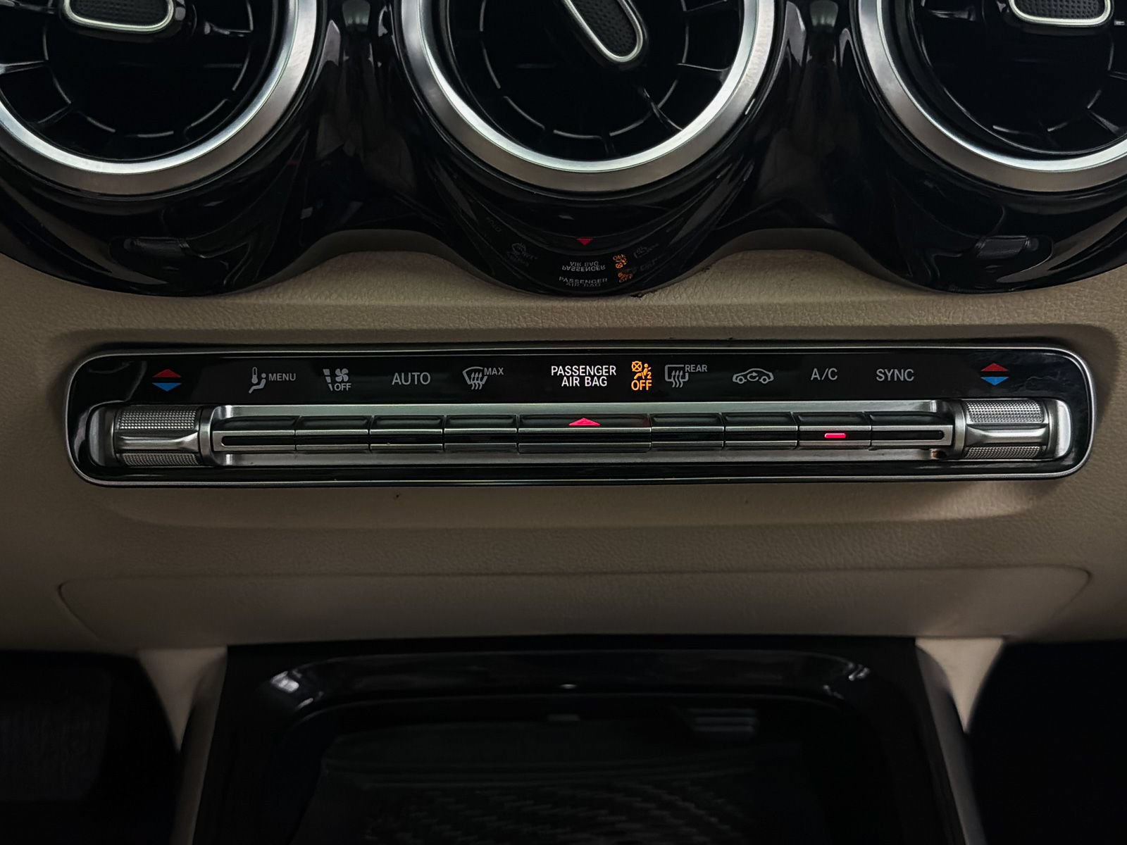 Used 2021 Mercedes-Benz GLB 250 image 22