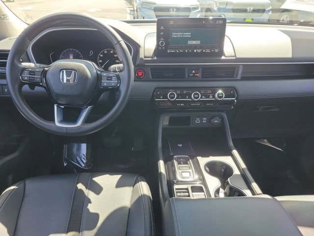 Certified 2025 Honda Pilot Touring image 11