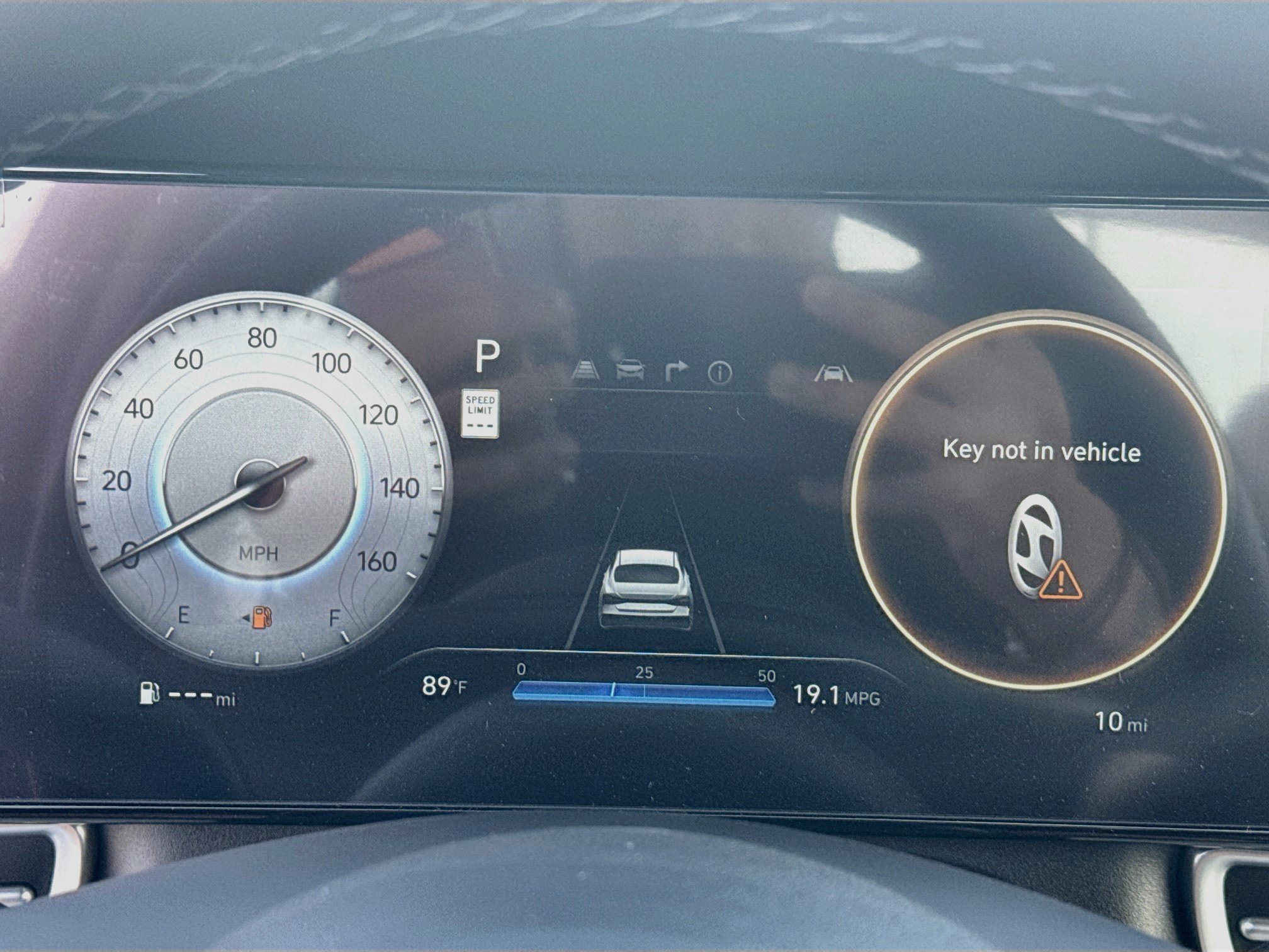 New 2026 Hyundai Elantra Limited FWD image 9
