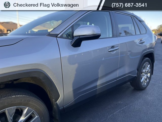 Used 2023 Toyota RAV4 XLE Premium image 5