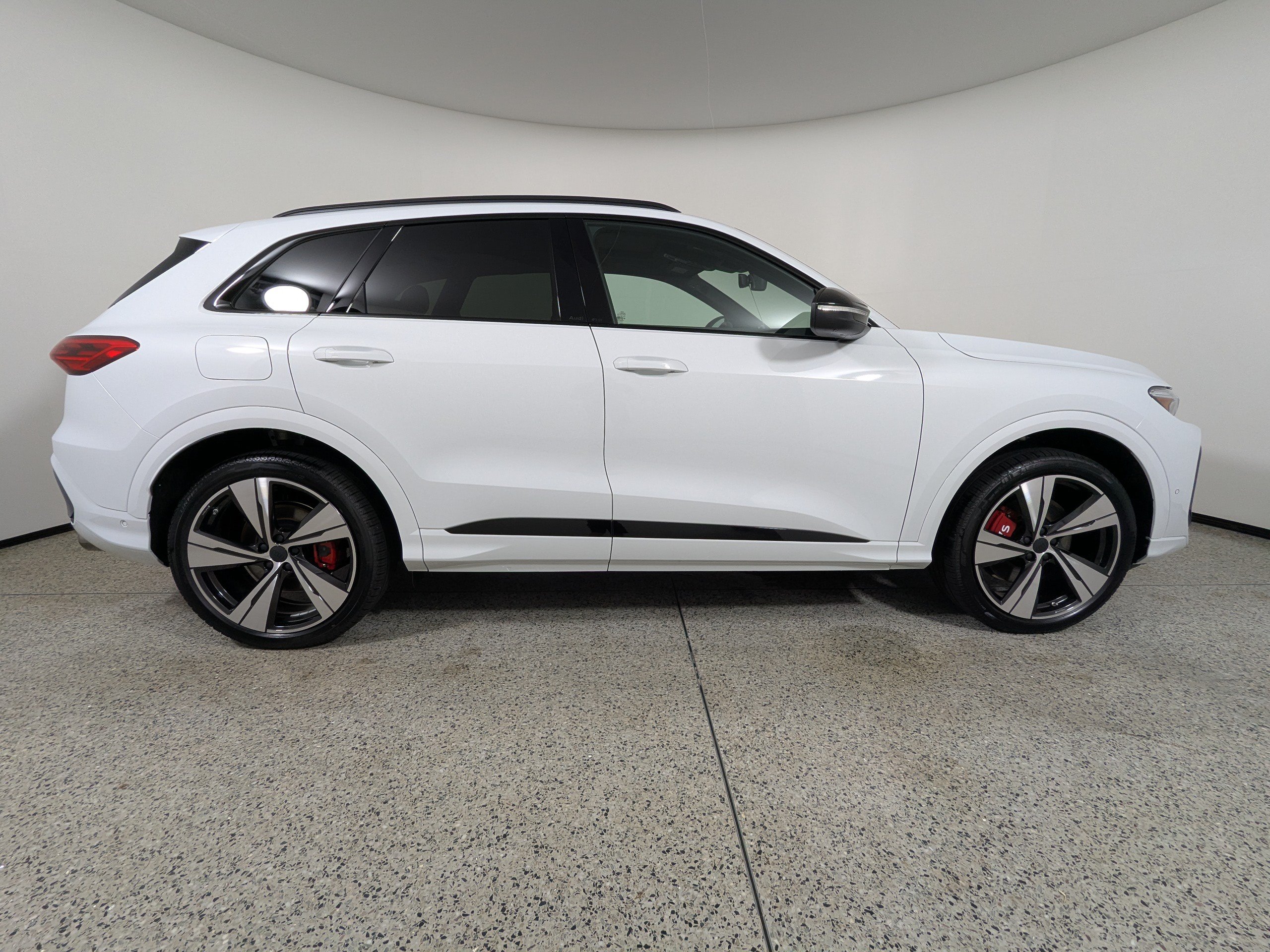 New 2026 Audi SQ5 Premium Plus AWD/4WD image 8