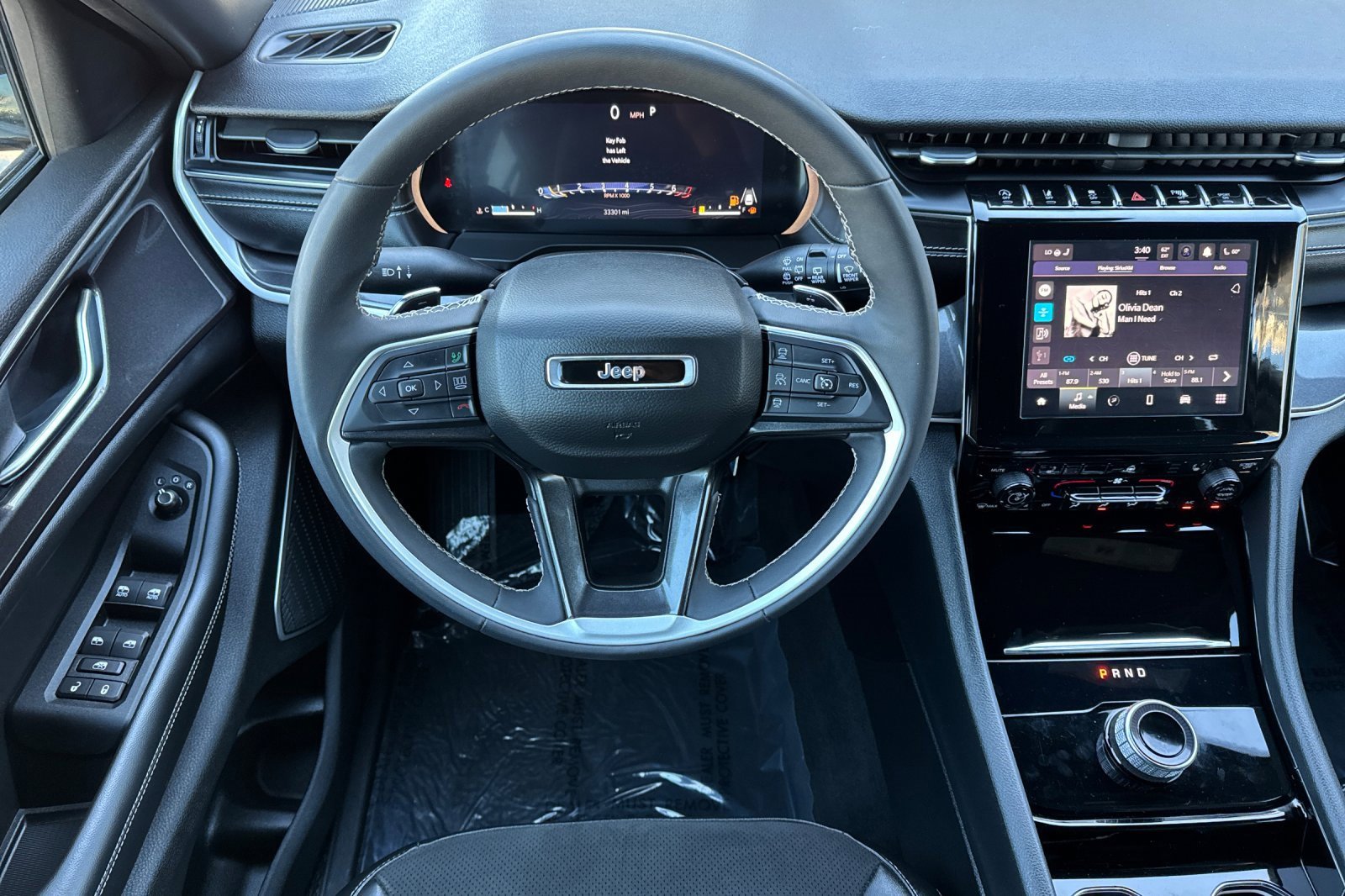 Used 2023 Jeep Grand Cherokee L Laredo image 13