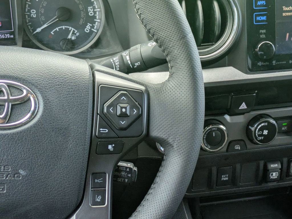 Used 2018 Toyota Tacoma TRD Sport AWD/4WD image 14